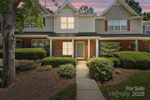 5724 Cougar Lane, Charlotte, NC 28269