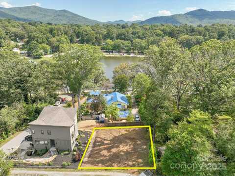 312 Lake Oak Drive, Black Mountain, NC 28711