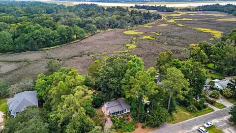 1542 N Avalon Circle, Charleston, SC 29407