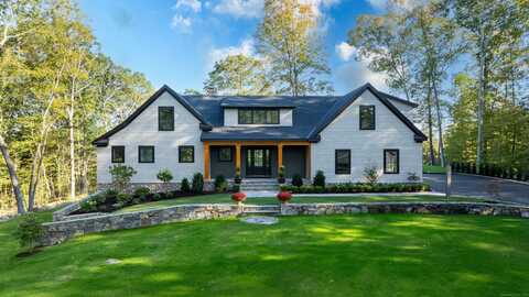 703 Fox Hopyard Road, East Haddam, CT 06423