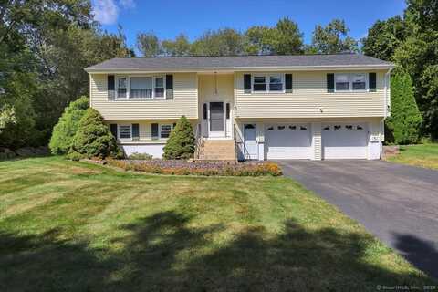 18 East Ridge Drive, Middlebury, CT 06762