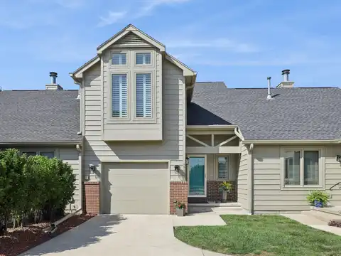 3723 Oak Creek Place, West Des Moines, IA 50265