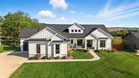 2337 Green Leaf Circle, Norwalk, IA 50211