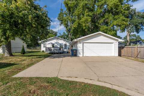 5115 Douglas Avenue, Des Moines, IA 50310