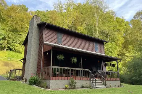569 Bentley Honaker Road, Pikeville, KY 41501