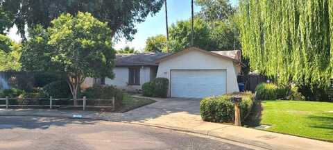 1622 Dennis Avenue, Clovis, CA 93611