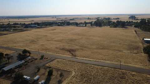 8301 Madsen Avenue N, Clovis, CA 93619