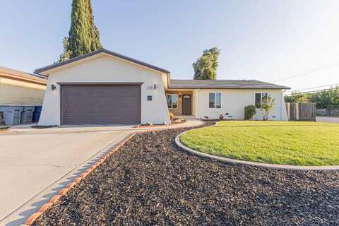 394 Ashcroft Avenue W, Clovis, CA 93612