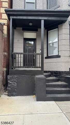 184 Hickory St, Orange, NJ 07050