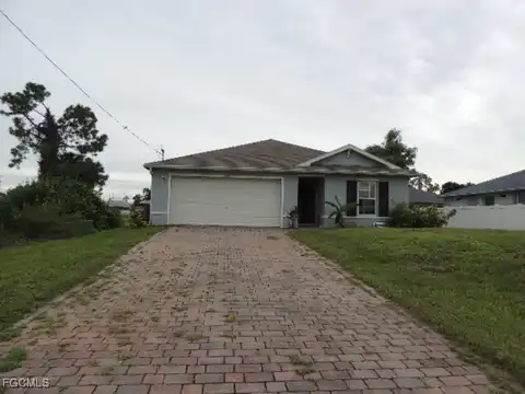 1521 NE 35th Lane, Cape Coral, FL 33909