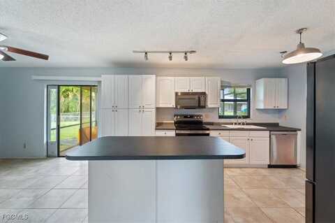 2213 SE 7th Street, Cape Coral, FL 33990