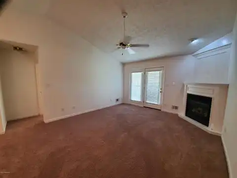 1103 Powerhouse Ln, Louisville, KY 40242