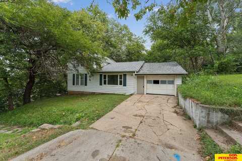 208 S Park Street, Hooper, NE 68031