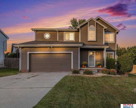207 Hilton Head Drive, Papillion, NE 68133
