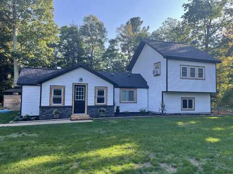 175 W Fruitvale Road, Montague, MI 49437