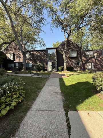 150 Carberry Hill Court, Kalamazoo, MI 49006