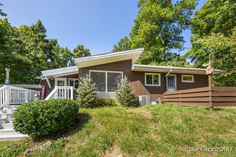 9065 Lincoln Lake Road NE, Greenville, MI 48838