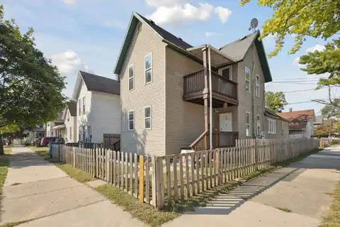 855 Alpine Avenue NW, Grand Rapids, MI 49504