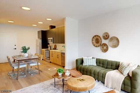 39 Madison St, Newark, NJ 07105