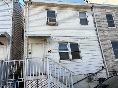65 Levine St, Paterson, NJ 07503