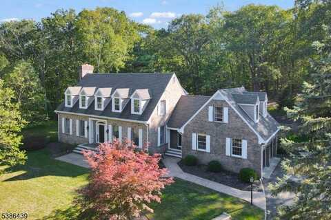16 Pond View Dr, West Milford, NJ 07480
