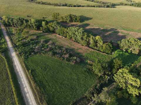 1231 S 300 Rd, Council Grove, KS 66846