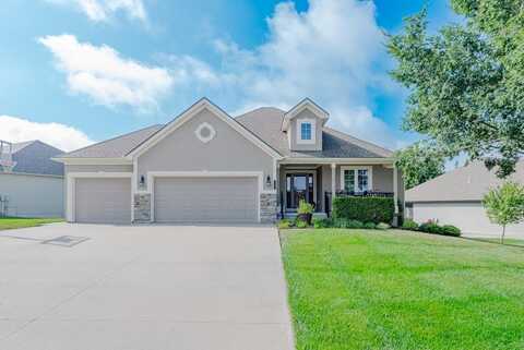 17902 Greyhawke Ridge, Smithville, MO 64089