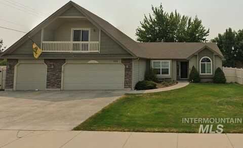 775 E Red Bud St, Kuna, ID 83634