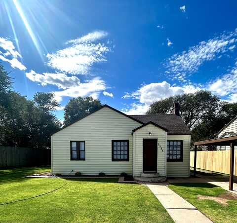 1105 Avenue E, Abernathy, TX 79311