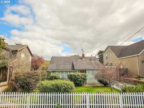 6546 SW Ebb Avenue, Lincoln City, OR 97367
