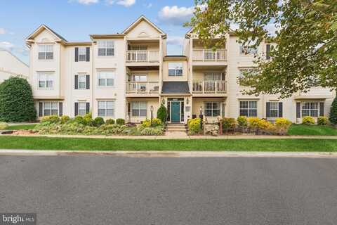 11002 KOMAN CIR #104, MANASSAS, VA 20109