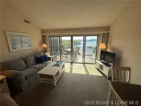 70 Robinwood Drive, Lake Ozark, MO 65049