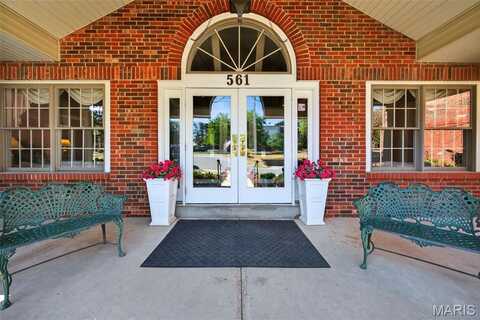 561 Sarah Lane, Saint Louis, MO 63141