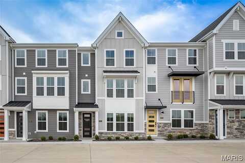 8915 E Gateway Heights, Richmond Heights, MO 63144