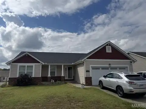 1111 Pinewood Lane, Waterloo, IL 62298