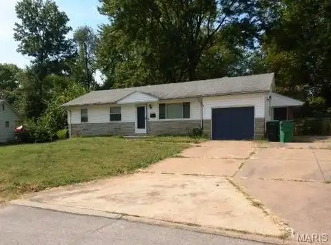 10201 McCartney Lane, Saint Louis, MO 63137