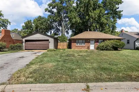 11245 Saint Clement Lane, Saint Ann, MO 63074