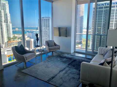151 SE 1st St, Miami, FL 33131