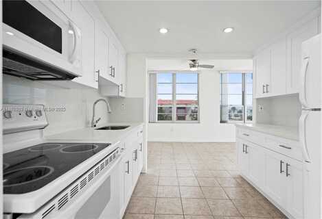 7735 Abbott Ave, Miami Beach, FL 33141