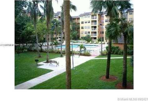8290 Lake Dr, Doral, FL 33166