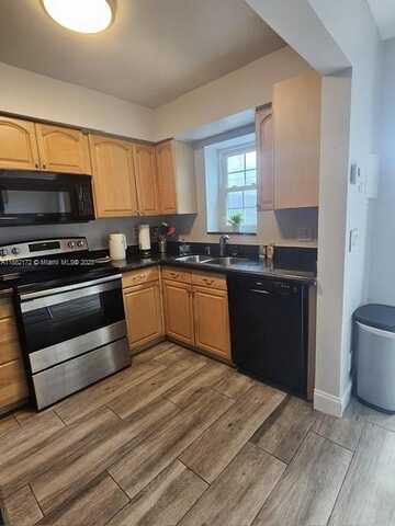 2708 NE 14th St Cswy, Pompano Beach, FL 33062