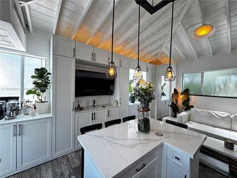 1351 Lenox Ave, Miami Beach, FL 33139