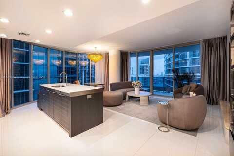 200 Biscayne Boulevard Way, Miami, FL 33131
