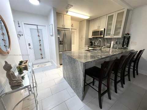 5103 NW 35th St, Lauderdale Lakes, FL 33319