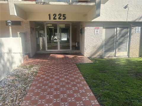 1225 NE 124th St, North Miami, FL 33161