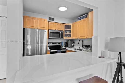 6530 W 27th Ave, Hialeah, FL 33016