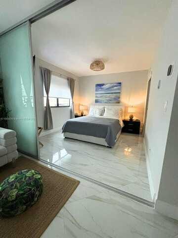 1390 Ocean Dr, Miami Beach, FL 33139