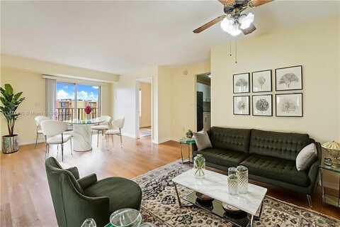 4801 NW 7th St, Miami, FL 33126