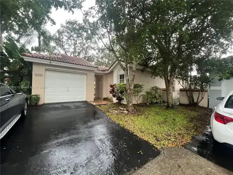 1321 N Seagrape Circle, Weston, FL 33326