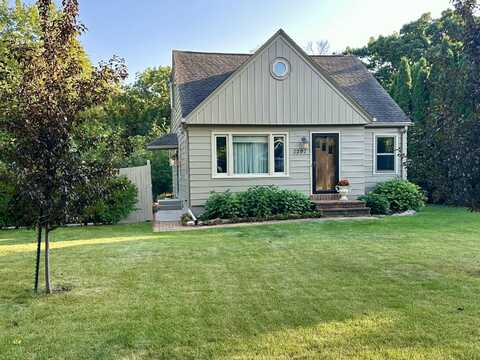 2207 W Grange Ave, Milwaukee, WI 53221